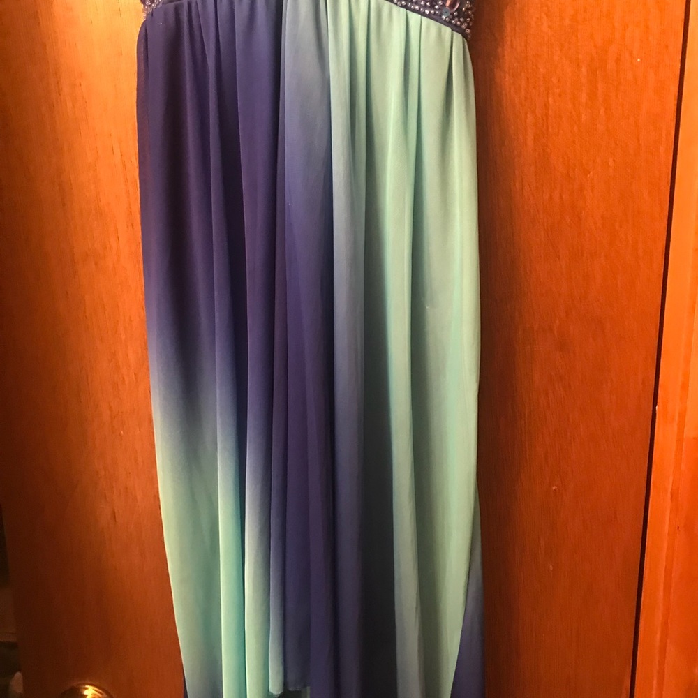 Dress - Picture 5 of 5